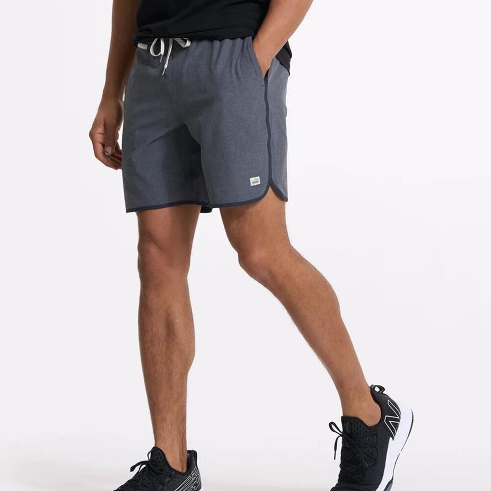 Vuori Men’s Banks Shorts in Charcoal Engineered Stripe